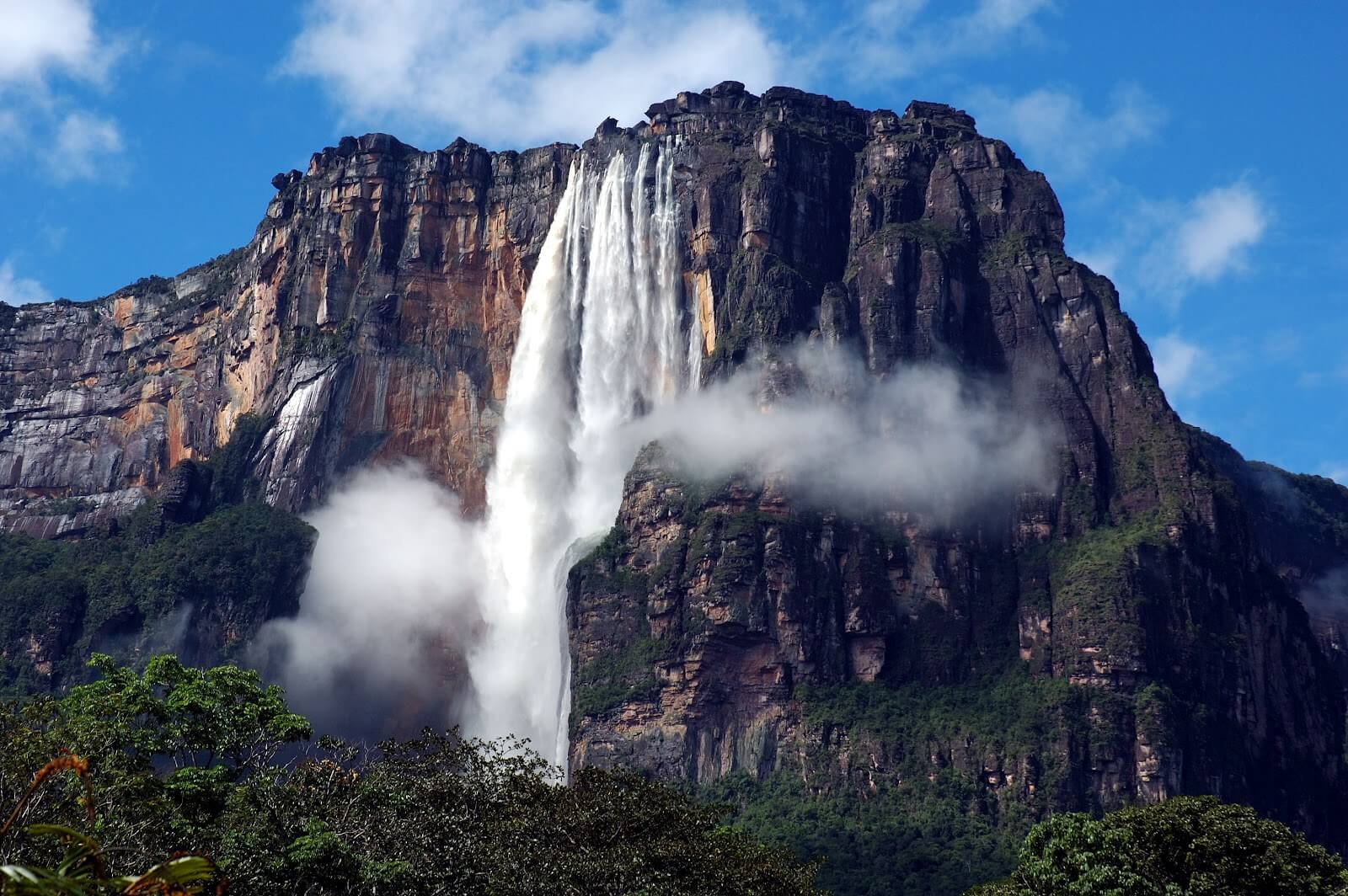 Angel Falls - thác nước cao nhất thế giới ở Venezuela